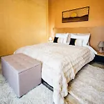 Enastron Hotel *