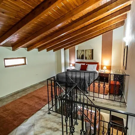 Hotel Enastron *