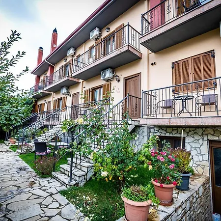 Hotel Enastron *