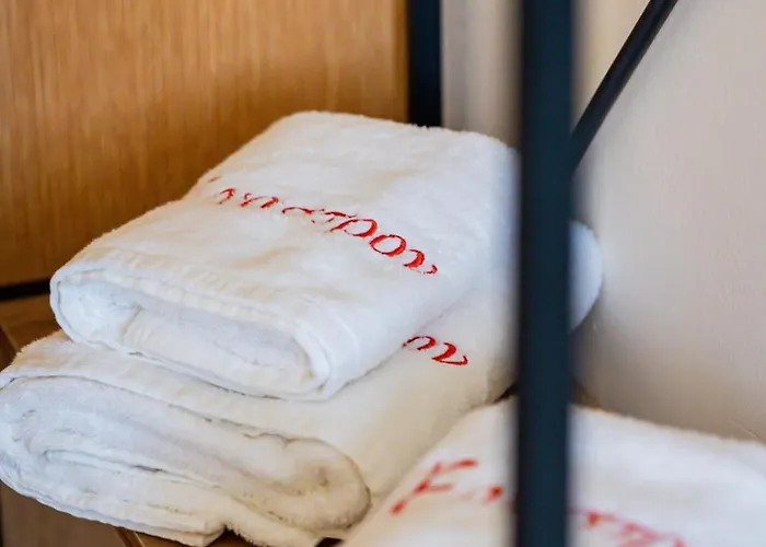 Szálloda Enastron *